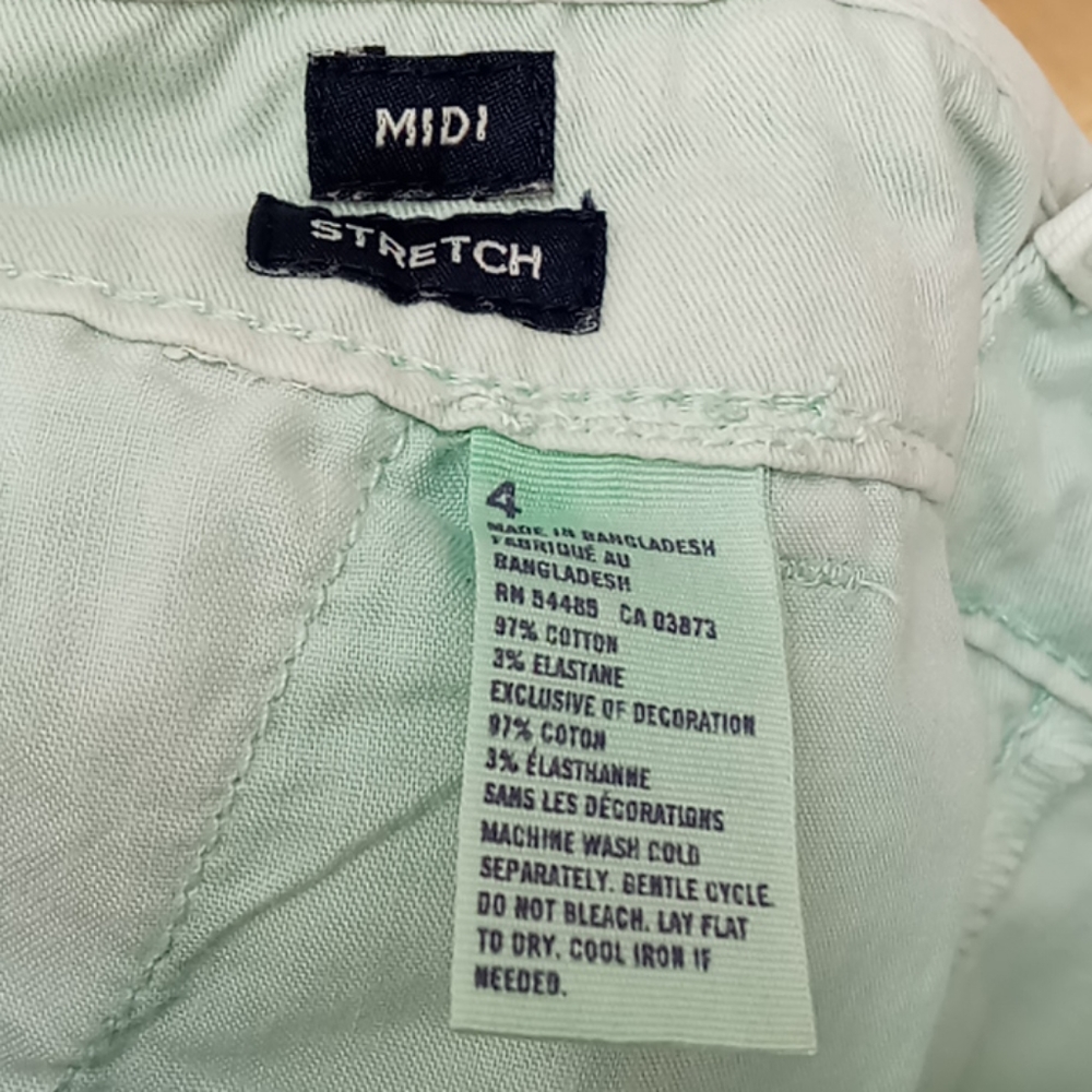 Shorts - Picture 3 of 3